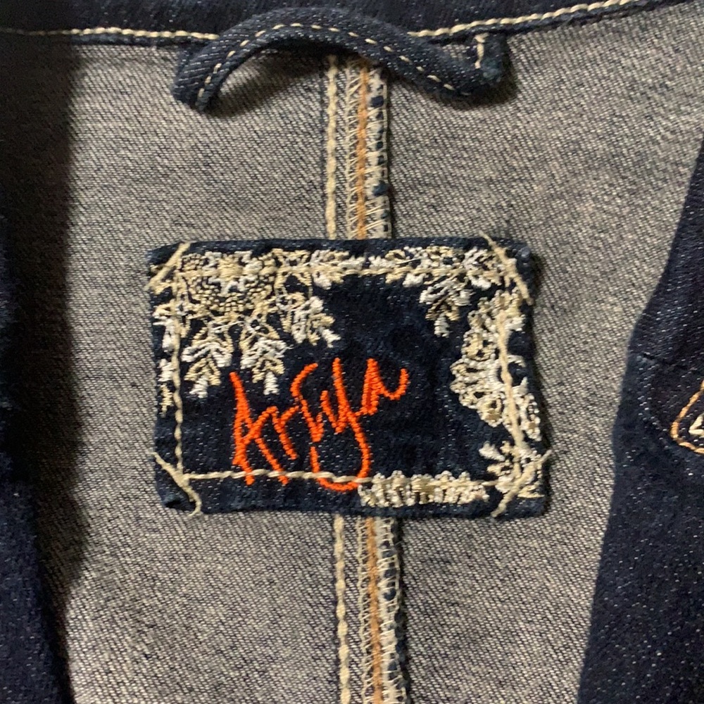 Ariya jacket - Picture 2 of 5